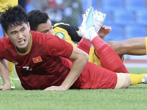 Tấn Sinh chấn thương, ai sẽ đá trung vệ cho U22 Việt Nam trận gặp Lào?