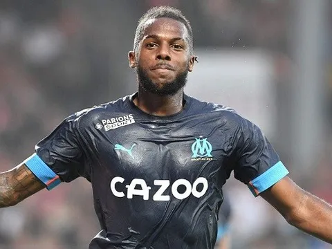 Hậu vệ Arsenal được khen thay đổi toàn diện