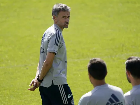 Tây Ban Nha và cuộc cách mạng của Luis Enrique