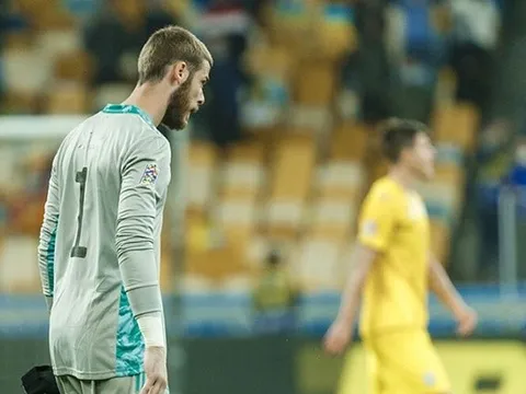 "Tay nhanh hơn não" và lúng túng như "gà mắc tóc", De Gea đẩy TBN vào 2 thái cực