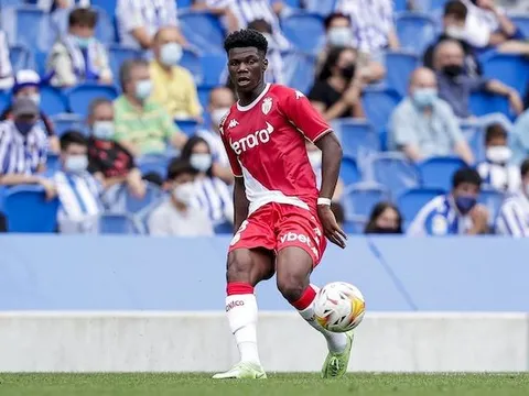 Arsenal quyết tâm chiêu mộ cỗ máy tắc bóng được Man Utd theo đuổi