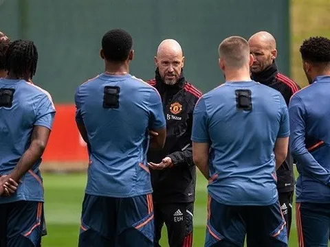 Ten Hag ngạc nhiên với tiền vệ Man Utd