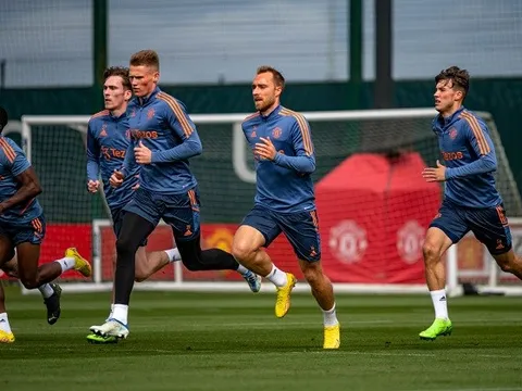 Ten Hag cầu cứu chân sút ghi 40 bàn của đội học viện