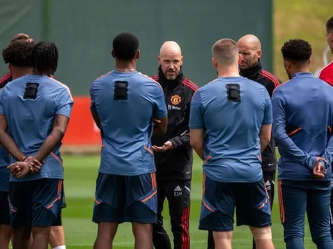 Ten Hag đốc thúc, dàn sao Man Utd gồng mình tập luyện