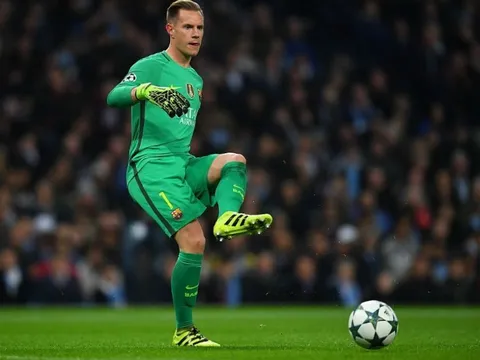 Barca "trói chân" 2 công thần: Đồng hương Ronaldo và "Người nhện" nước Đức