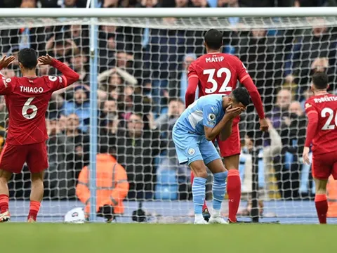 Pha bỏ lỡ của Mahrez có thể khiến Man City trả giá
