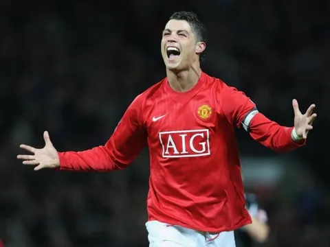 Thái độ của Man Utd với bom tấn Cristiano Ronaldo