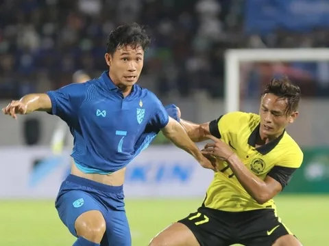 Thái Lan thua Malaysia trên chấm phạt đền