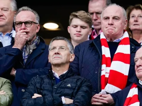 Thảm bại, BLĐ Bayern phản ứng thế nào trên khán đài?