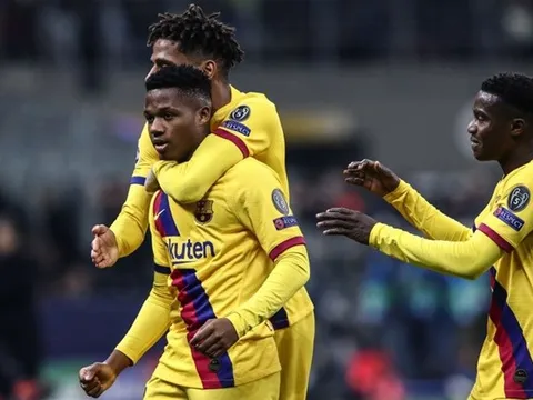 Thần đồng Barca ghi danh vào sách sử Champions League