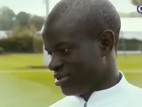 'Thần đồng' Chelsea khiến Kante và người hâm mộ bối rối vì 1 lý do