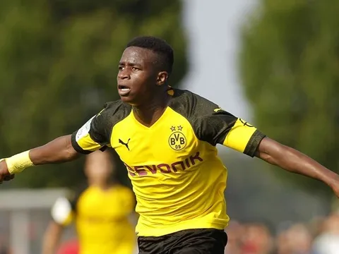 "Thần đồng đỉnh hơn Sancho" vươn tầm rõ rệt, Low đứng ngồi không yên