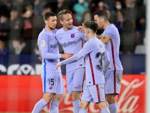 Thắng kịch tính Levante, Xavi ca ngợi 2 nhân tố Barcelona