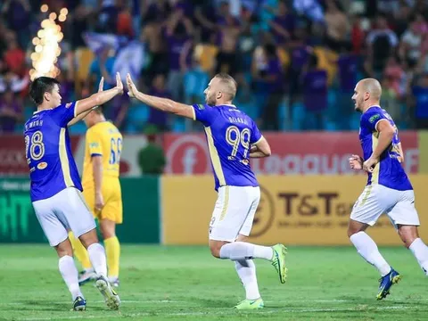 Thắng ngược SLNA, CLB Hà Nội vững ngôi đầu V-League 2022