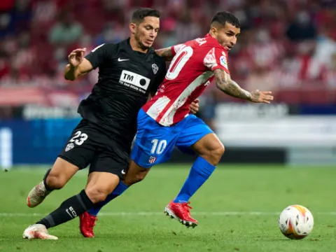 Thắng sát nút Elche, Atletico Madrid độc chiếm ngôi đầu La Liga