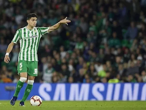 "Thật bất ngờ khi cầu thủ xuất sắc nhất lịch sử bóng đá muốn rời Barcelona"