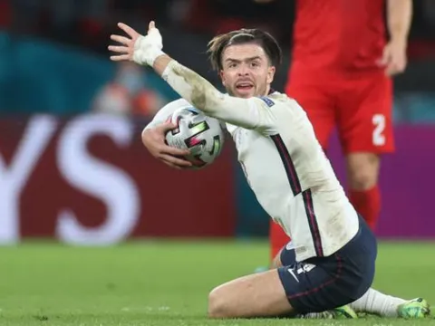 "Thật đáng buồn cho Grealish"
