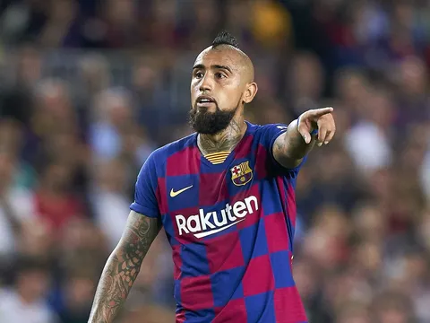 Thật như đùa! Barca đang là con nợ của Bayern Munich