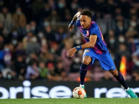 Aubameyang không ghi bàn, Xavi tiết lộ yêu cầu