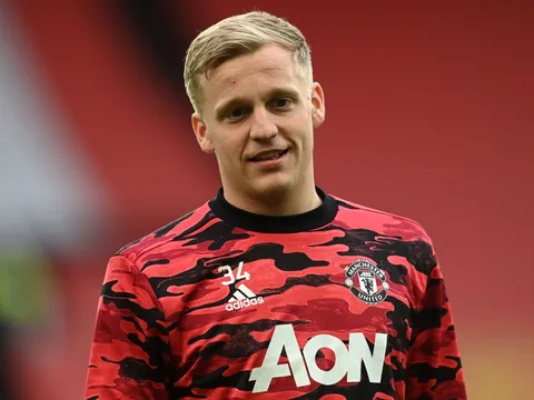Thay đổi chóng vánh, Man Utd sẵn sàng để Van de Beek rời OTF