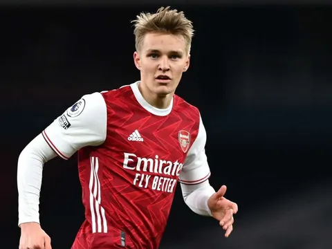 Thay Martin Odegaard, Arsenal có 2 lựa chọn