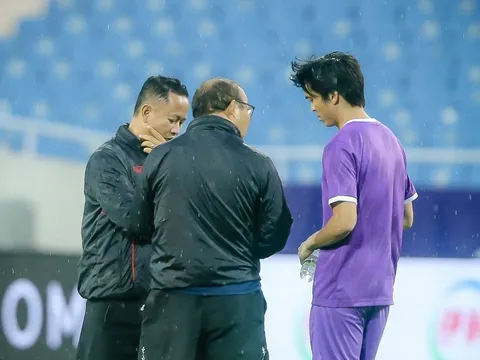 Thầy Park "gà bài" cho Tuấn Anh trước trận tái đấu Oman