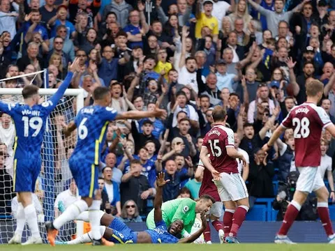 Thẻ đỏ, penalty và siêu dự bị, Chelsea hạ West Ham trong trận cầu kịch tính