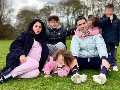 Thế giới bóng đá chia buồn đến mất mát to lớn của Ronaldo