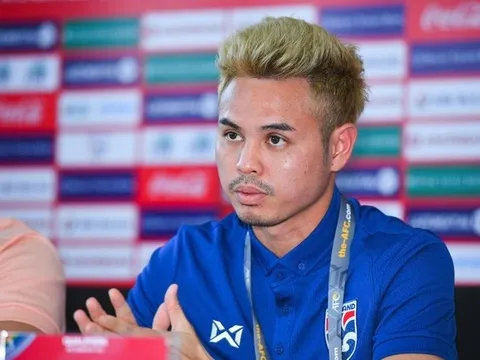 Theerathon: '13 cầu thủ Thái Lan bị tiêu chảy'