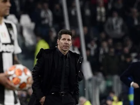 Atletico tống khứ 1 ngôi sao, dọn đường đón Ronaldo