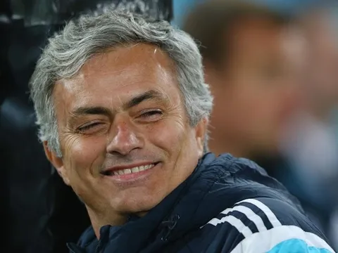 Thèm khát sao Arsenal, Mourinho có động thái lạ