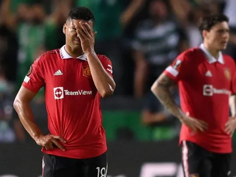 Thêm trận đấu 'tự hủy' của bom tấn Man Utd
