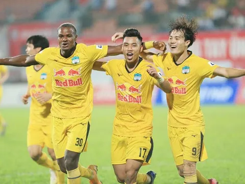 Thi đấu thăng hoa, HAGL thâu tóm các giải thưởng tháng 1 và 3 của V-League 2021