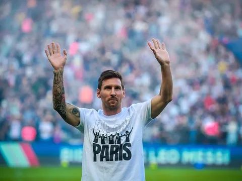 Thi đấu trên sân nhà, Messi sẽ rực cháy như Ronaldo?