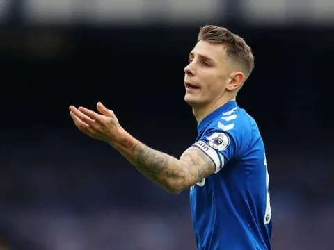 Thiago bị đốn giò, sao Everton "tấu hài" khiến CĐV Liverpool giận dữ