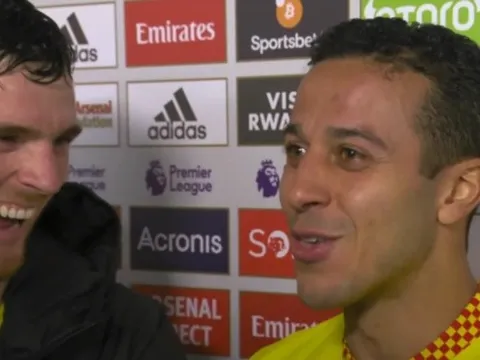 Thiago: "Tôi không hiểu sao Robertson giành giải cầu thủ xuất sắc nhất trận"