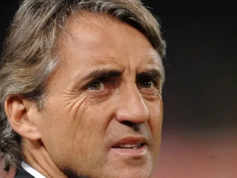 Lập kỷ lục mới, Italia của Mancini vẫn đầy ắp nỗi lo