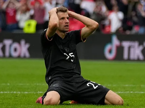 Thomas Muller bỏ lỡ cơ hội mười mươi vì quá tự tin?