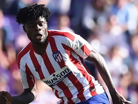 Xử đẹp đối thủ, "ngọc đen Atletico" suýt sắm vai tội đồ