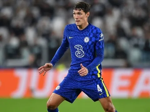 "May mắn tôi không phải Tuchel"