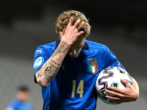 3 thẻ đỏ liên hoàn đảo chiều, sao Barca bị đuổi khỏi sân