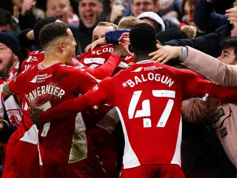 Thu hồi bóng 9 lần, cựu sao Man Utd tiễn Tottenham khỏi Cúp FA