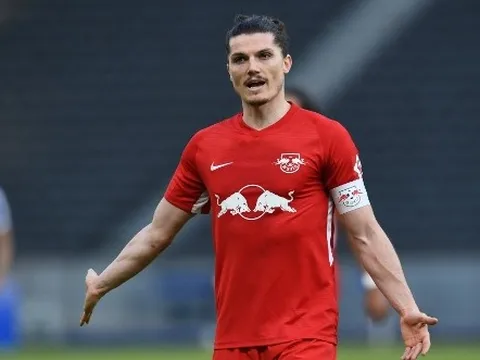 Thủ quân RB Leipzig tưởng tượng về khả năng đến Man Utd, Liverpool