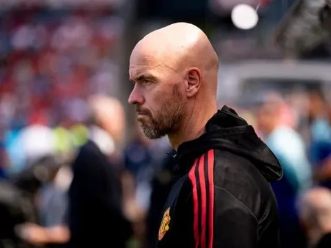 Thua Atletico, Ten Hag 'sấy tóc' phòng thay đồ Man Utd