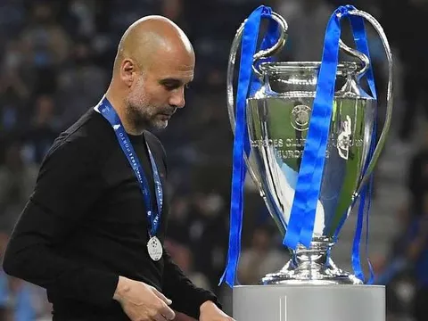 Thua Chelsea, Pep nói lý do không dùng tiền vệ phòng ngự