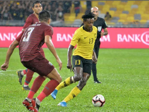 Thua đau Malaysia, CĐV Thái Lan hoảng sợ khi nhìn sang Việt Nam