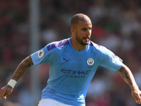 Thua Man Utd, sao Man City "đầu hàng" Liverpool