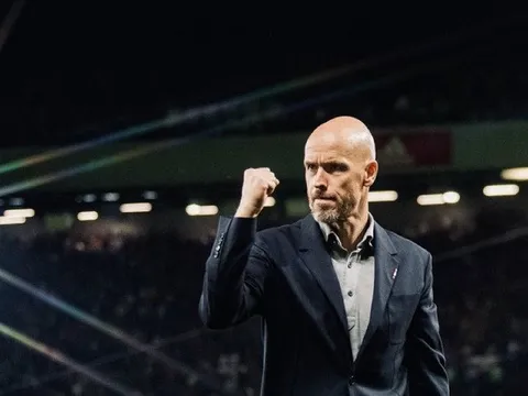 Thua thảm 2 trận, Ten Hag 'chơi lớn' khi thắng Liverpool