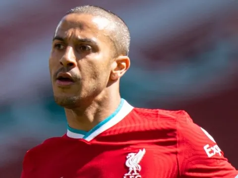 Sau một mùa giải, 'món hời' của Liverpool vẫn bị nghi ngờ