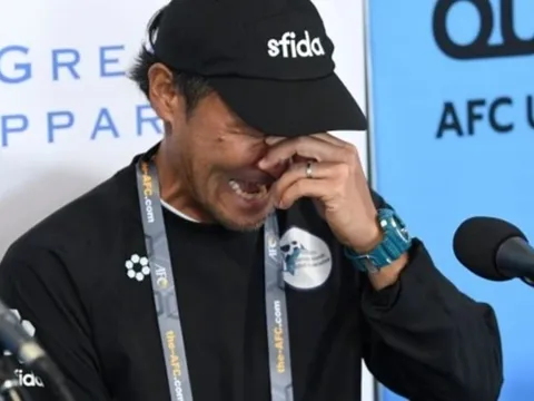 Thủng lưới 34 bàn ở U17 châu Á, HLV người Nhật Bản khóc nức nở